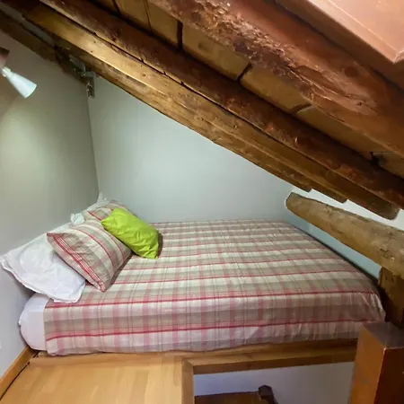 Lägenhet Loft De La Place Bourg-Madame